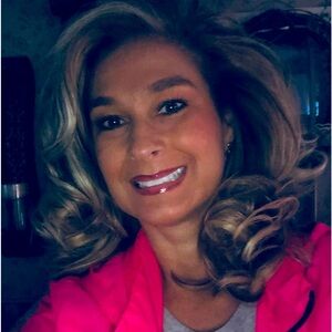 Meet your Posher, Lorrie